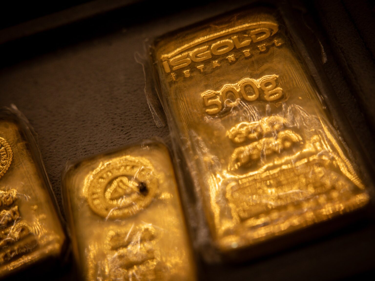 Why aren’t gold prices rising, despite Iran war uncertainty? | Business and Economy News