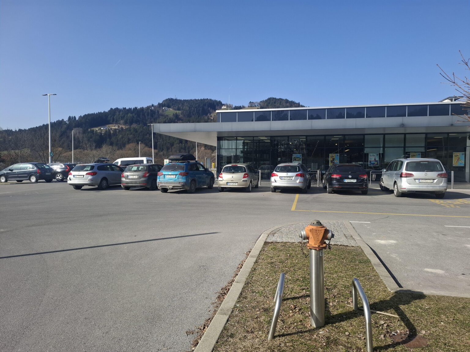 They don't even consider the canopy anymore😤😤😤