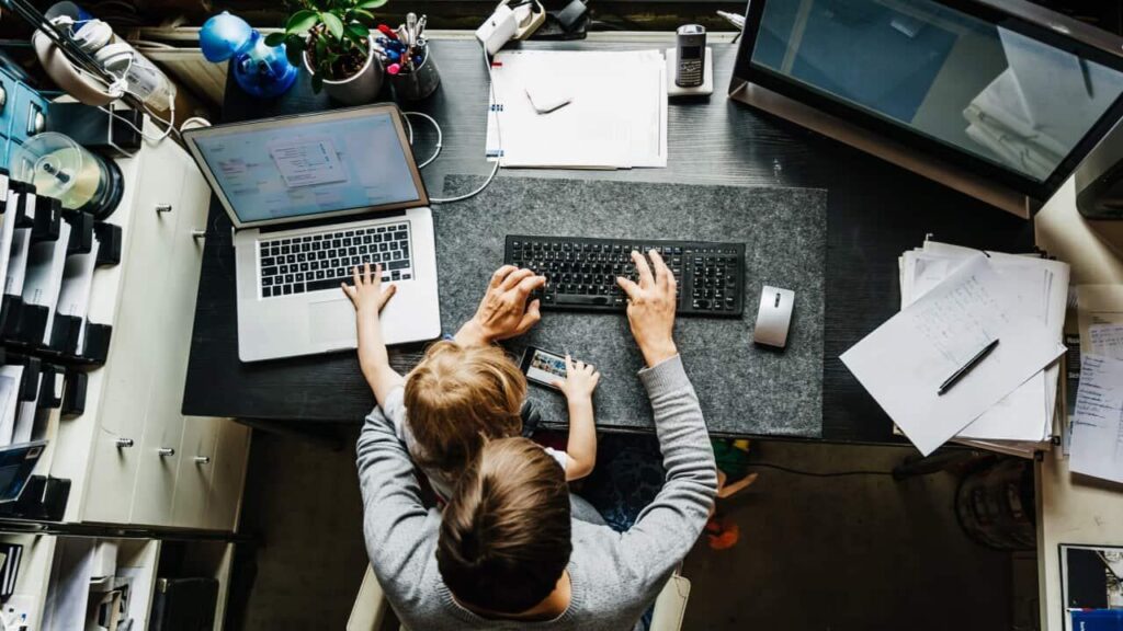 Government says people can 'make the call' on work from home amid fuel supply concerns