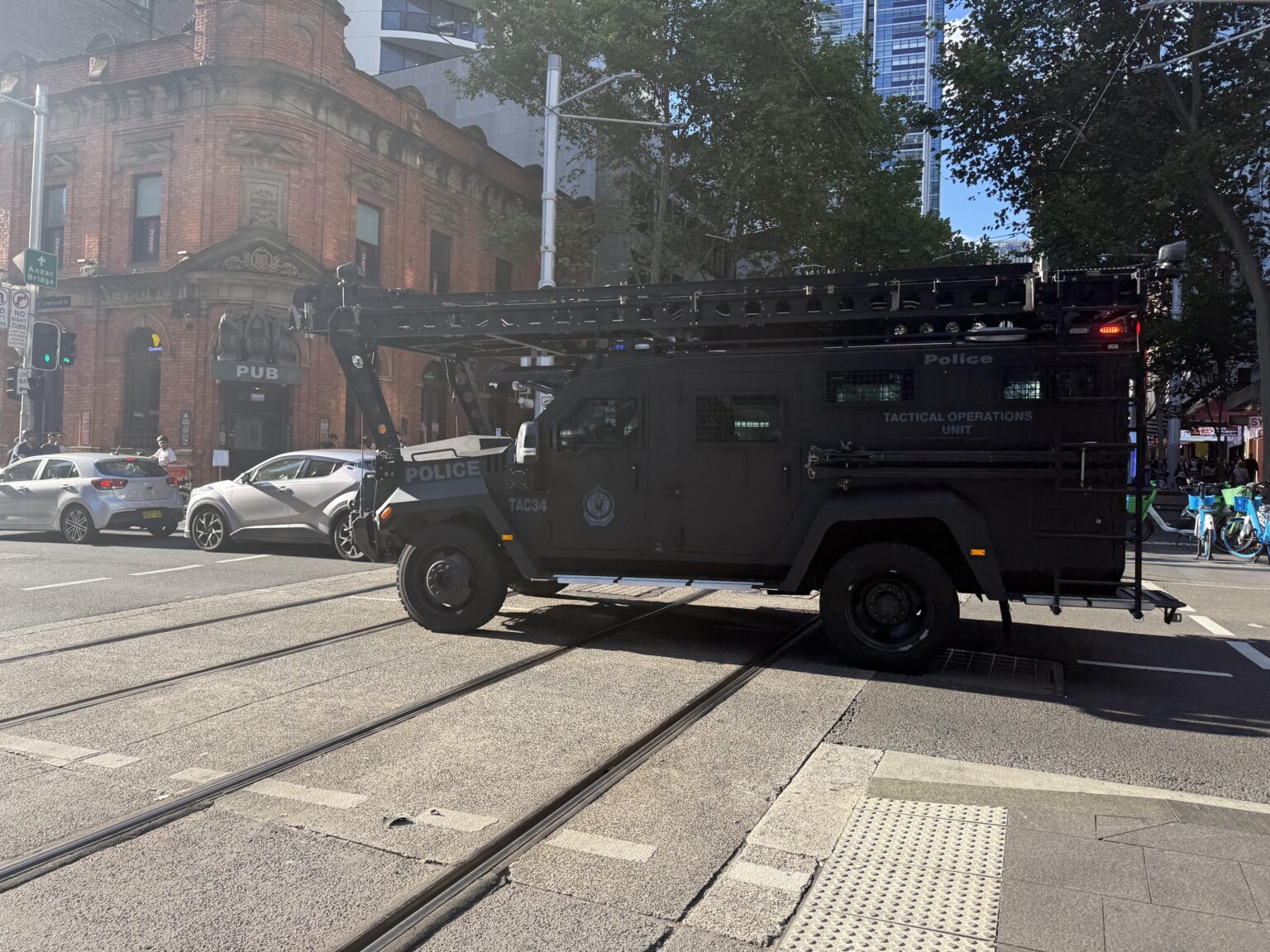 Tactical units deployed in Sydney CBD
