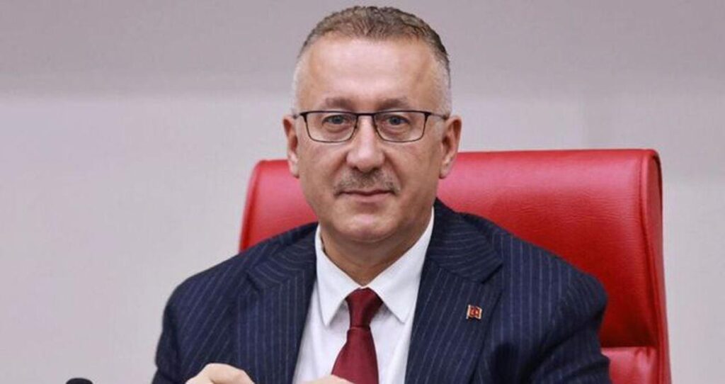 Sakarya Adapazarı Mayor Mutlu Işıksu resigned from AKP.