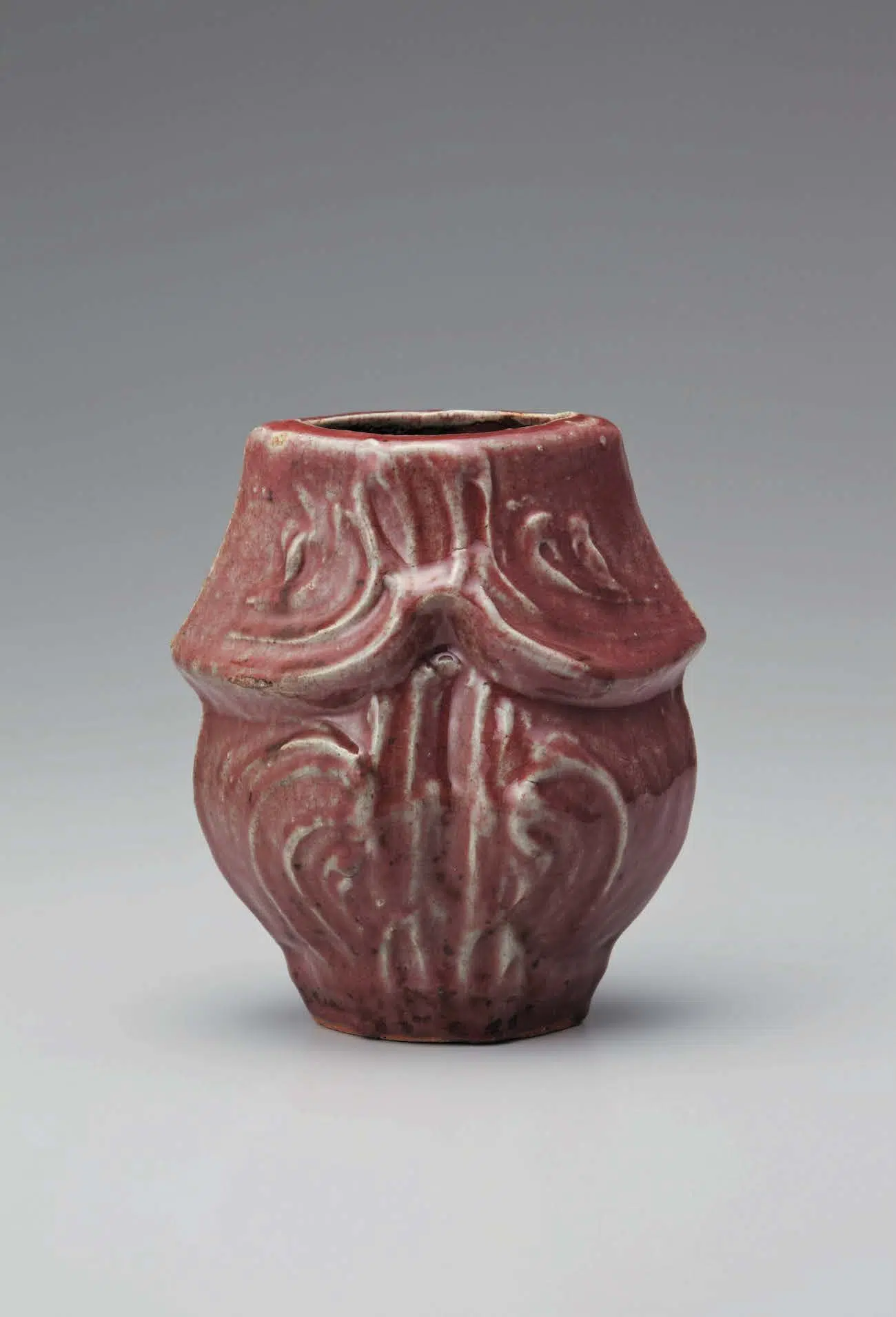 Flask with copper red glaze and brushmark slip (“dorohakeme”), 1962.