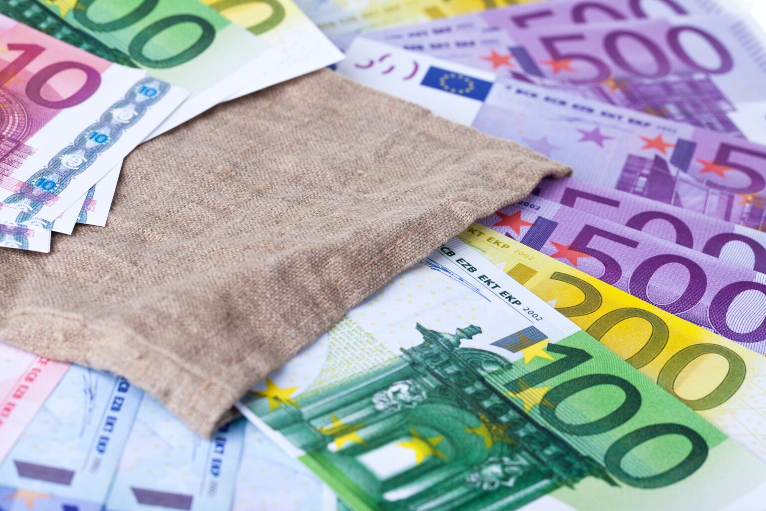 Estonia’s median wage €1,724 a month Estonia’s median wage €1,724 a month