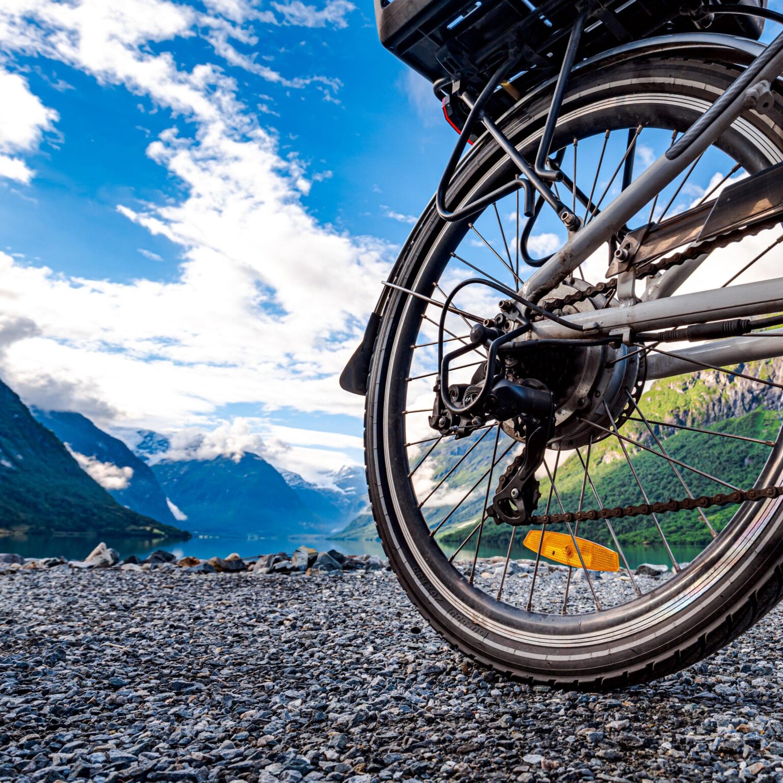 Any experiences with Lofoten Harbor e-bike rental in Leknes?