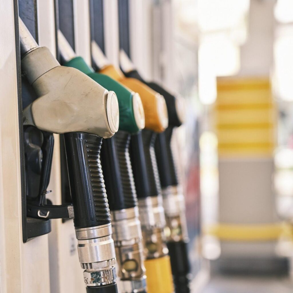 Poland announces measures to reduce VAT on fuel from 23% to 8% and reduce excise duties to counter rising energy prices