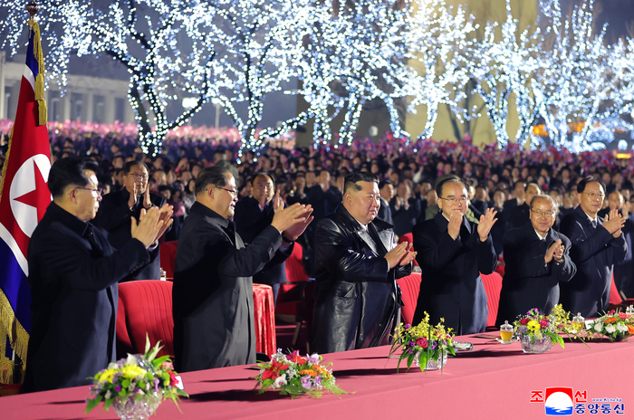 North Korea held a two-day meeting of the 15th first meeting of the Supreme People's Assembly at the Pyongyang National Assembly on the 23rd, the Korean Central News Agency reported on the 24th. Chairman Kim Jong-un is giving a speech on the city administration. [Korea Central News Agency/Yonhap News]