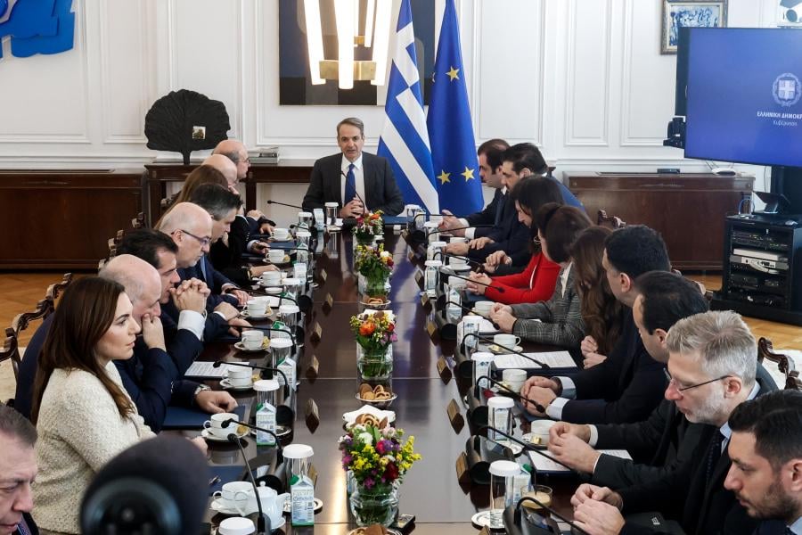 Any minister outside the government files a lawsuit for wiretapping