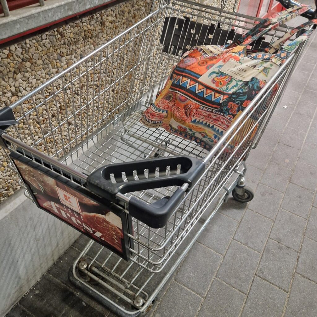 Corner tenteges in a trolley in Kaufland