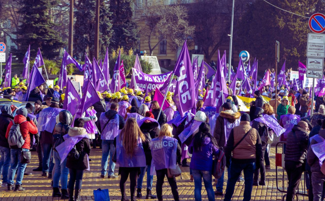 Bulgaria: Bulgarian Public Sector Workers Plan March Demonstrations Over Delayed Pay Raises