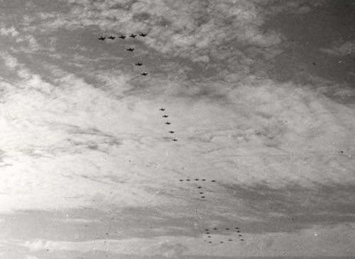 Scene from the arrival of the first aircraft carrier in Split in 1952