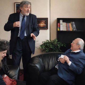 İlber Ortaylı; He will be buried in the Fatih Mosque Graveyard, where the graves of prominent figures of Turkish history such as his teacher Halil İnalcık, Fatih Sultan Mehmet and Gazi Osman Pasha are located.