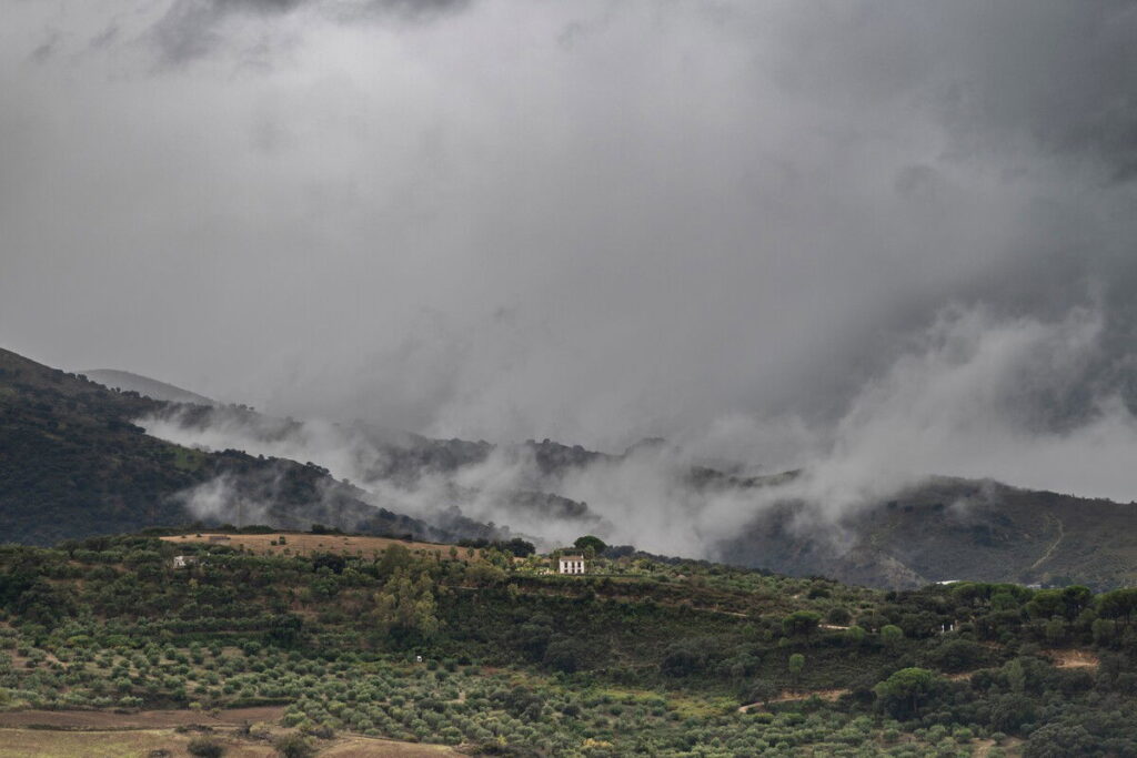 Spain braces for sudden storms again today with heavy rain and strong winds forecast « Euro Weekly News