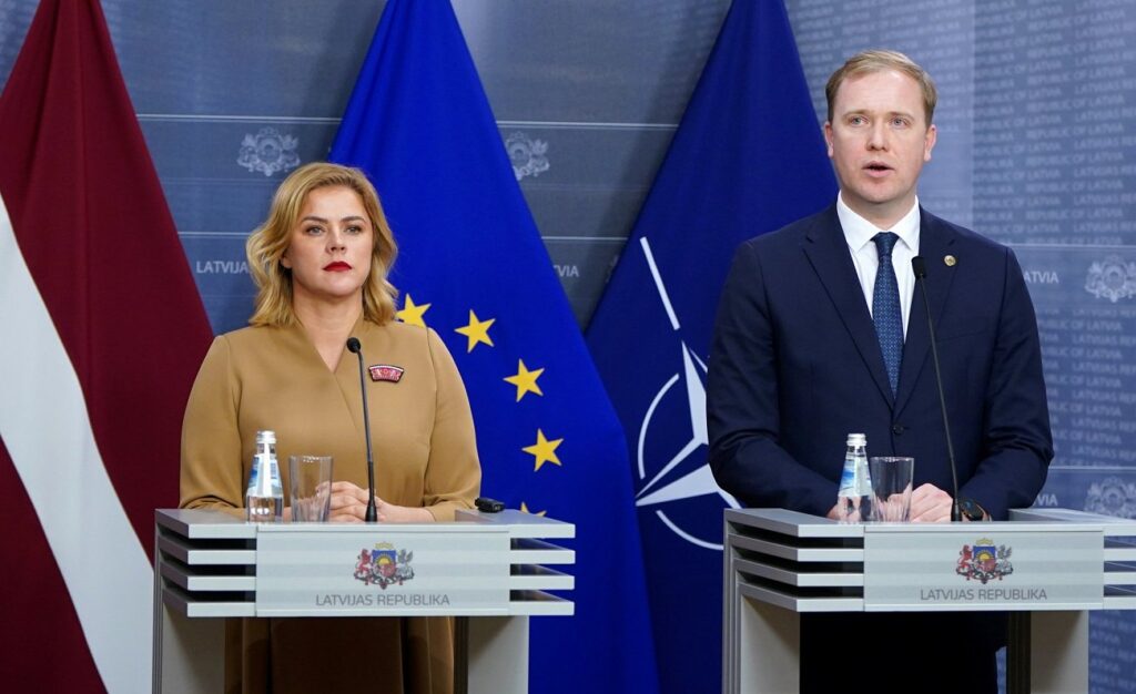 Plans developing to curb fuel prices in Latvia / Article Ministru prezidente Evika Siliņa un ekonomikas ministrs Viktors Valainis