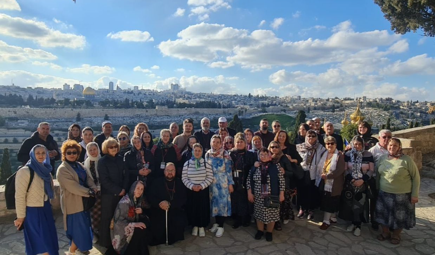 Romanian Pilgrims return safely home after tense moments in the Holy Land Romanian Pilgrims return safely home after tense moments in the Holy Land