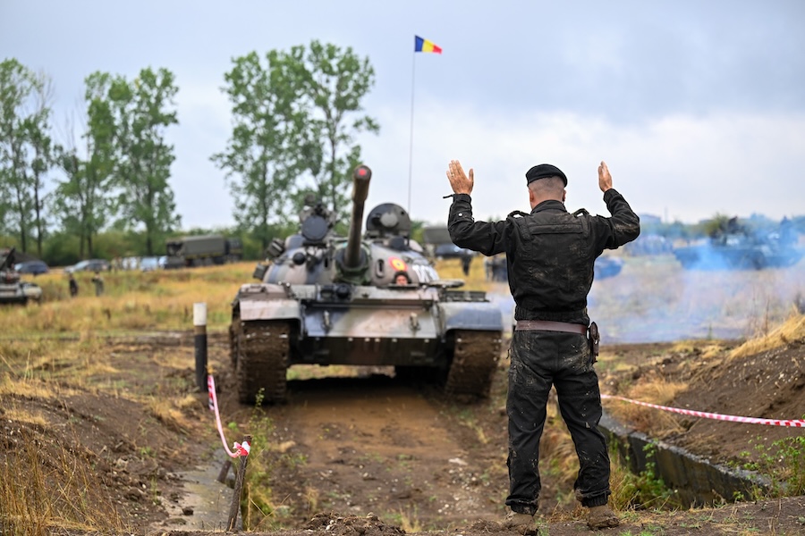 Petraeus says U.S. has achieved air supremacy over Iran as officials report progress degrading defenses