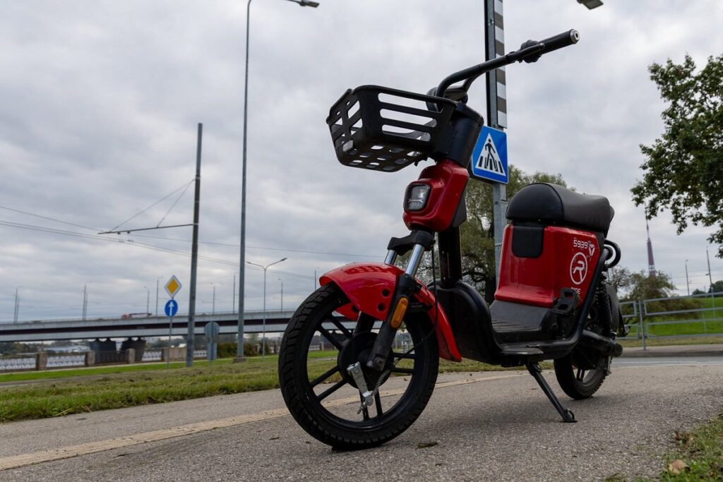 Motorised bicycles will be banned from pavements in Latvia / Article Motorised bicycles will be banned from pavements in Latvia / Article