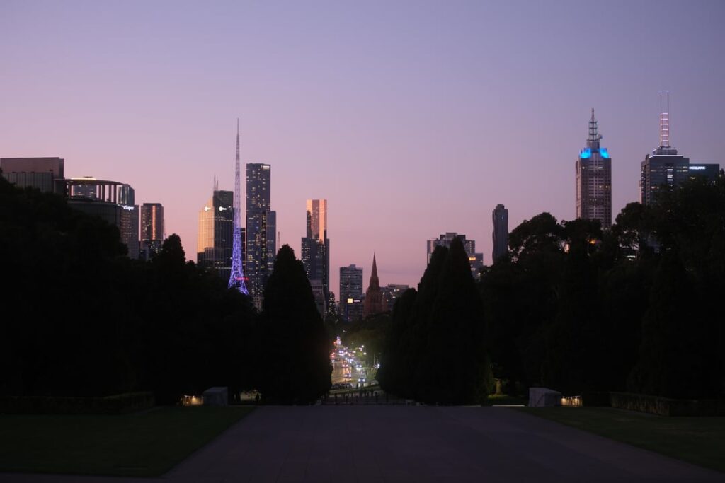 Dusk to dark around St Kilda rd