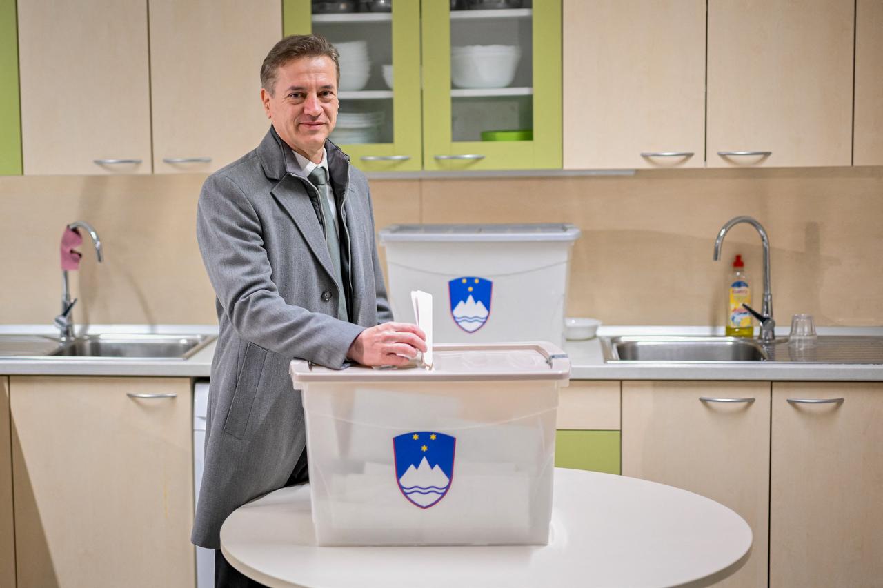 Slovenia’s Prime Minister Robert Golob casts his vote at a polling station during the Slovenian General Elections in Ljubljana, on March 22, 2026. (AFP Photo)