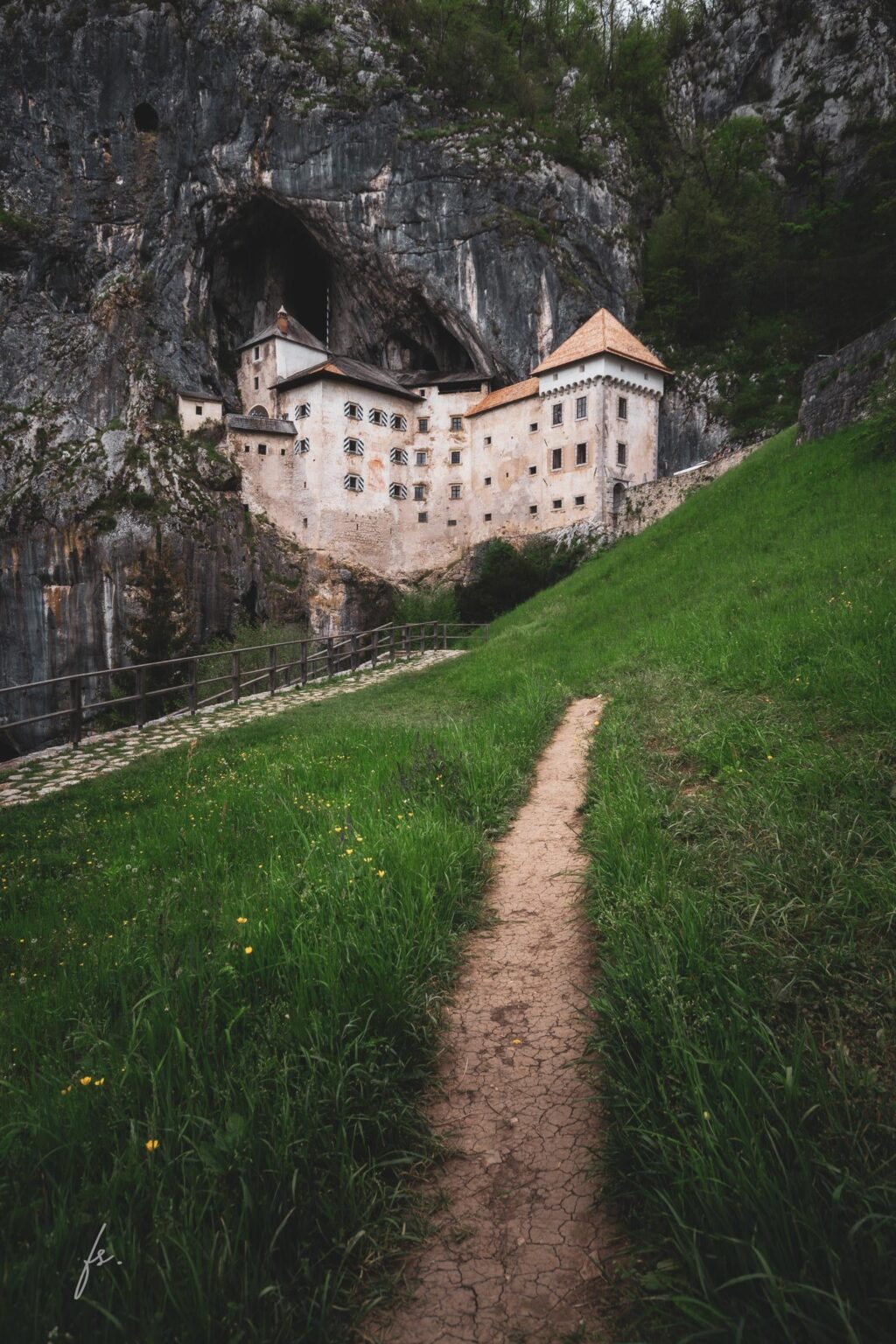 Predjama Castle