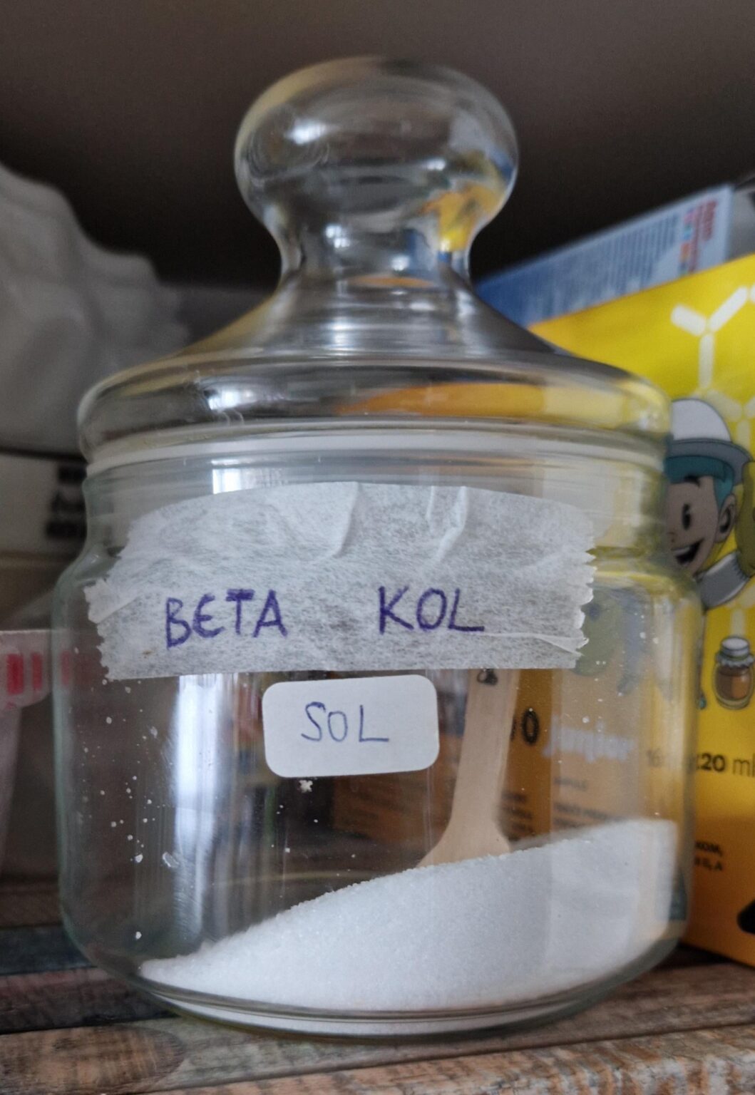 A woman marked a jar for salt(l). I got inspiration.