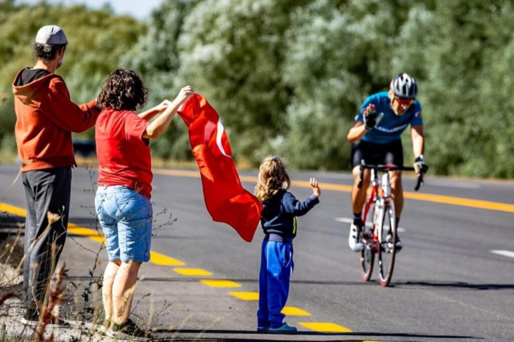 A scene from the 2024 edition of the Gran Fondo Baskent cycling race held in Ankara, Türkiye. (Courtesy of Gran Fondo Baskent)