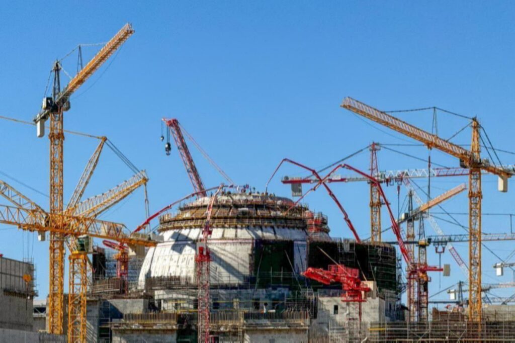 The installation of the outer protective shell of the reactor building of the 1st power unit of the Akkuyu Nuclear Power Plant (NPP) in Mersin, Türkiye, Nov. 11, 2024. (AA Photo)