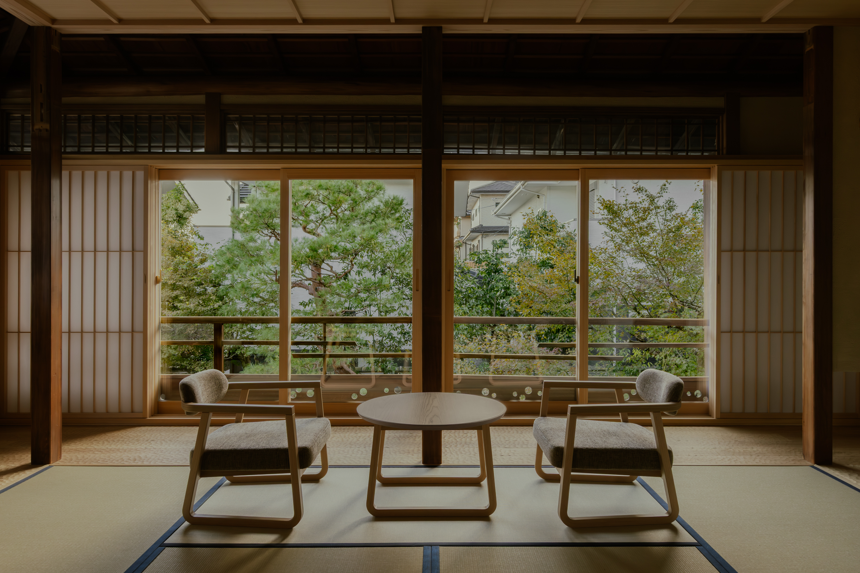 interior of House in Narutaki by kooo architects, a traditional Japanese house remastered for the 21st century with minimalism and earthy tones and natural materials that fit the historic Japanese style