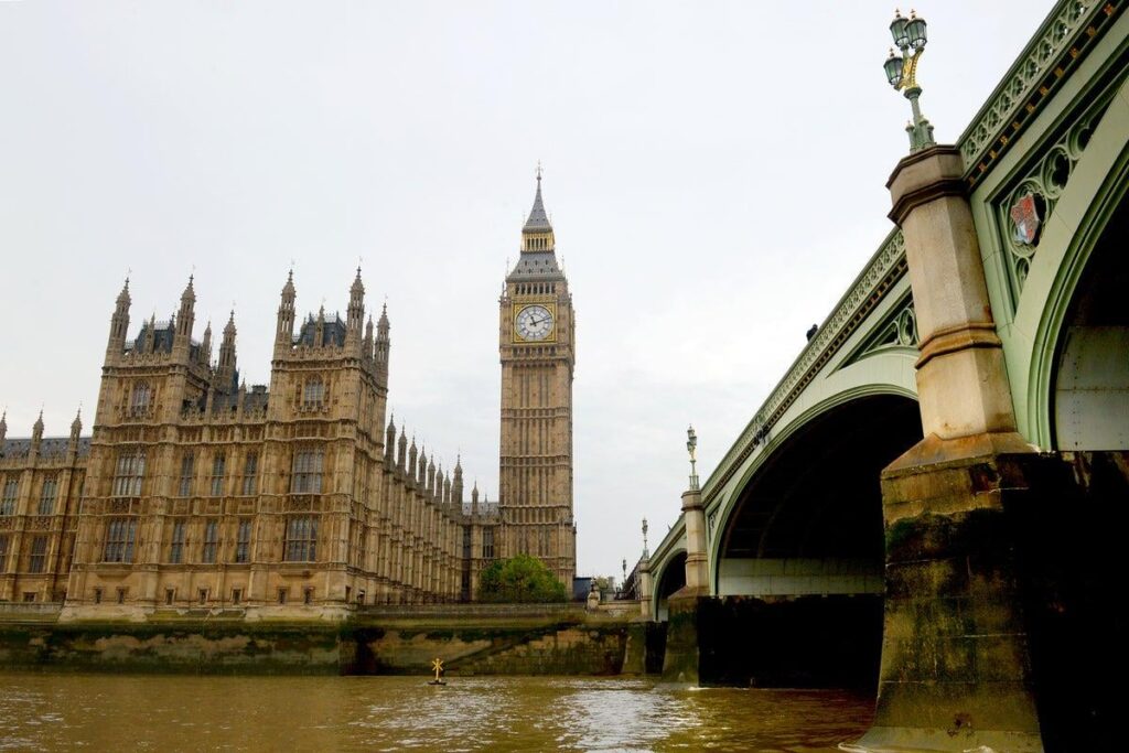 MPs pay to increase to £110,000 by 2029