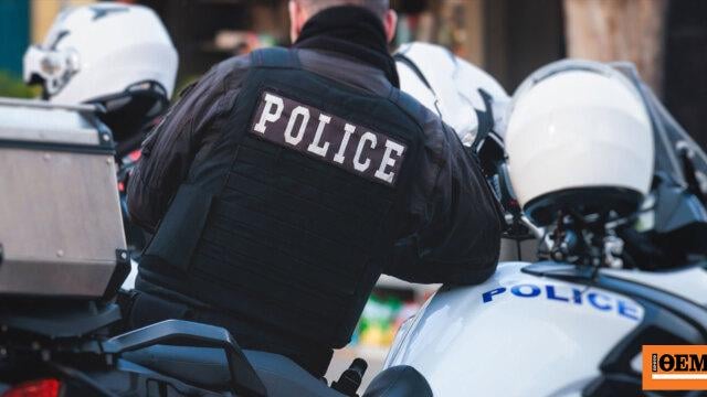 A policeman shot himself in the head at the Ioannina Police Station, he was taken to the hospital in critical condition