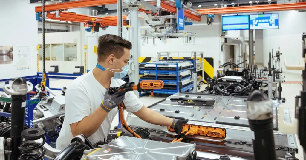 The falling cost gap between EU and Chinese batteries