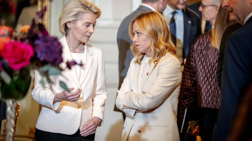 Why don't the politicians in DK talk much more about green change as a definite security policy?