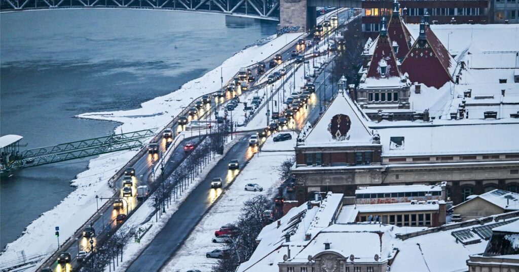 Ukraine accuses Hungary of taking seven employees of a Ukrainian bank in Budapest “hostage”