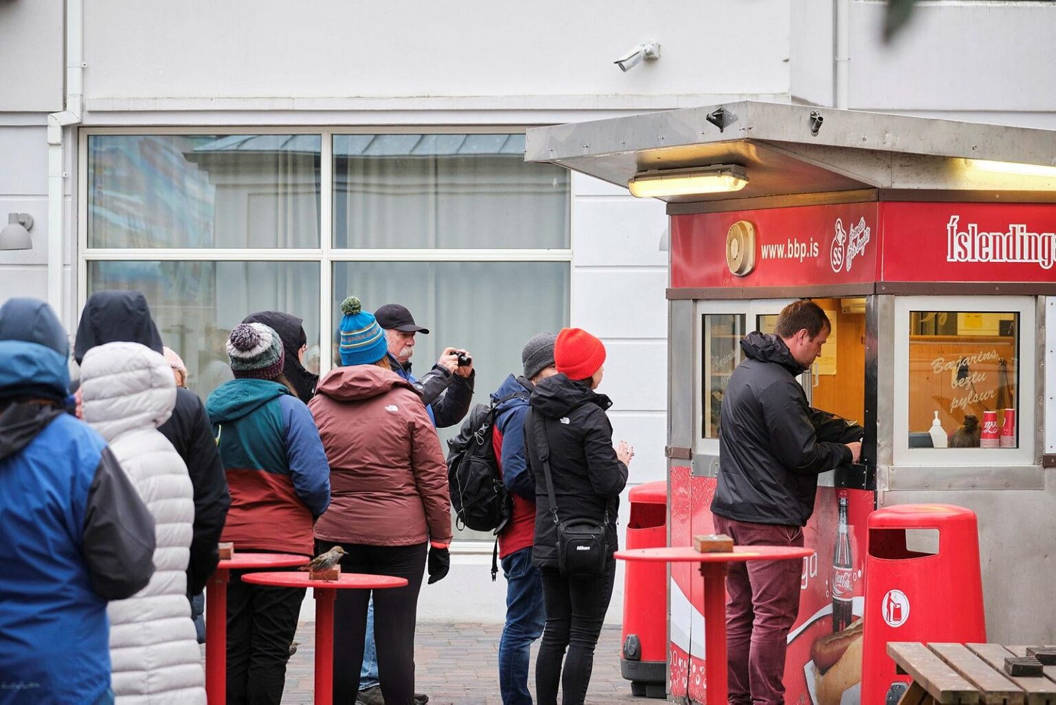 Sausage and coke now costs ISK 1,330: “The labor costs are out of control” Sausage and coke now costs ISK 1,330: "The labor costs are out of control"