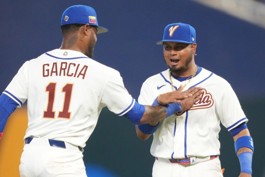 Javier Sanoja's Go-Ahead Homer Leads Venezuela To Victory Over The Netherlands - MLB