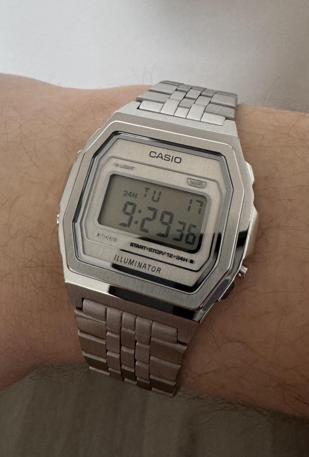 Do you wear a watch? And could I see them? Do you wear a watch? And could I see them?