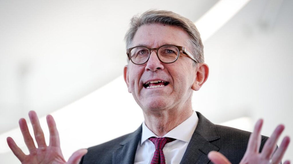 German Bookstore Prize: Wolfram Weimer excludes three left-wing bookstores from the prize