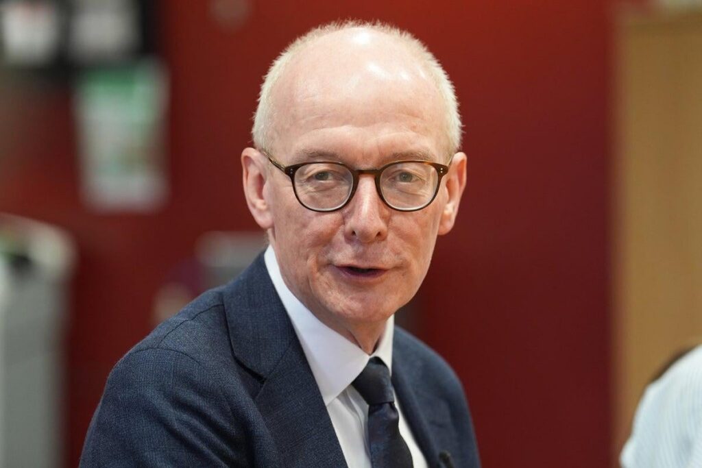 UK government to launch £1bn plan to tackle youth unemployment