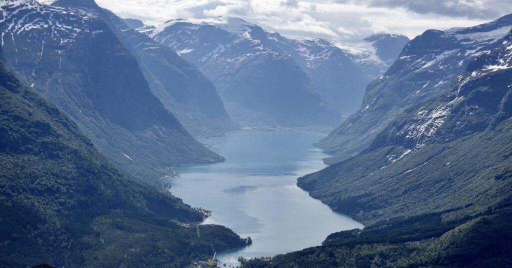 Better fjord tours from Oslo or Tromso?
