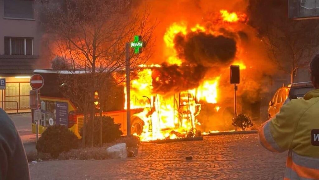 At least 6 dead, 5 injured after a man poured gasoline and set himself on fire in bus in Kerzers, Switzerland