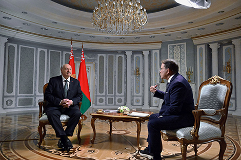 Lukashenko gives interview to RT journalist Rick Sanchez Lukashenko gives interview to RT journalist Rick Sanchez