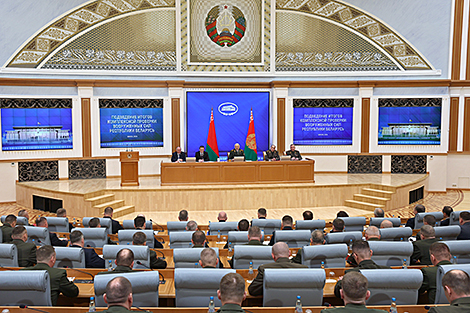 Lukashenko meets with military to evaluate inspection results Lukashenko meets with military to evaluate inspection results