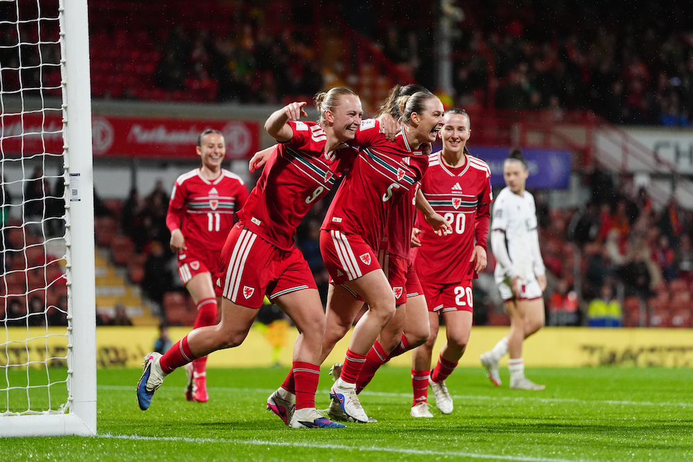 Wales thrash Albania to go joint-top of World Cup group