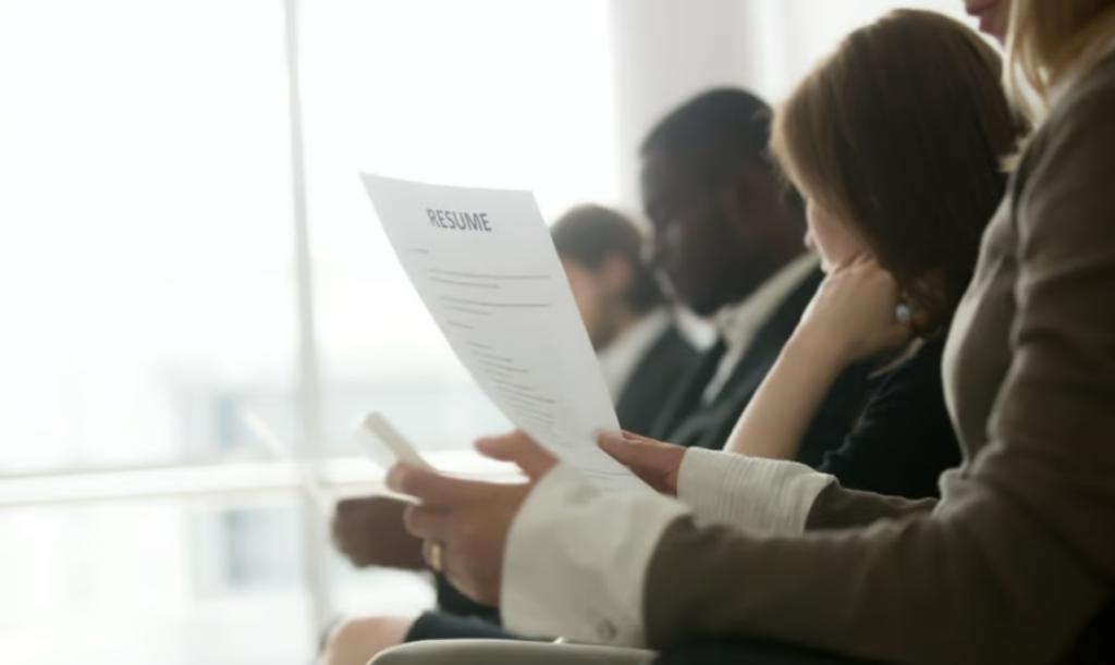 US economy posts better-than-expected 62,000 private jobs in March