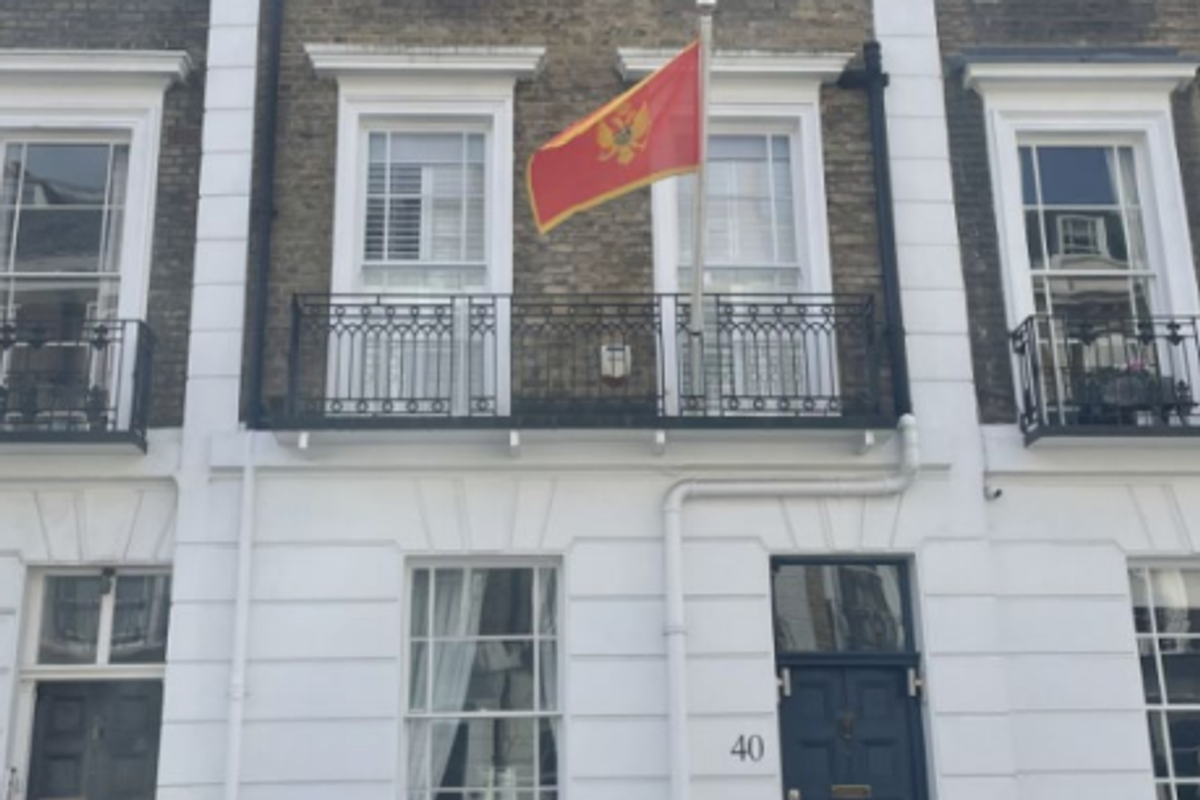 Picture of the embassy on Cambridge Street