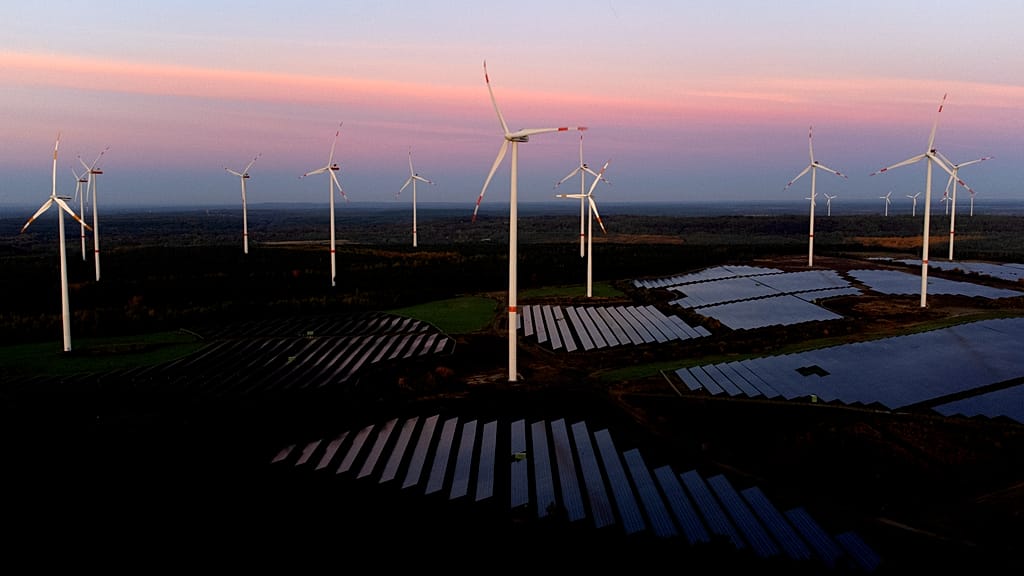 ‘Decoupling from fossil fuel shocks’: Europe’s electricity made 25% cheaper thanks to solar and wind ‘Decoupling from fossil fuel shocks’: Europe’s electricity made 25% cheaper thanks to solar and wind