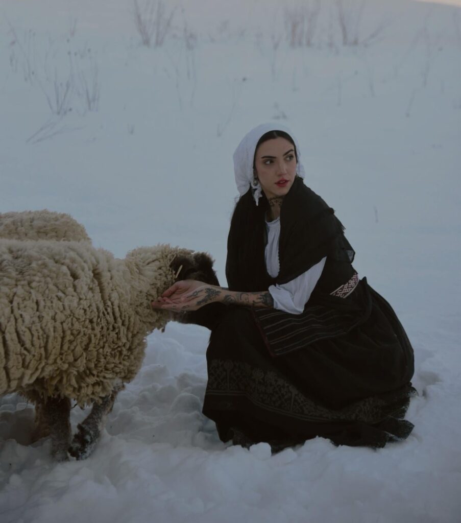 folk costume from Lički Osik