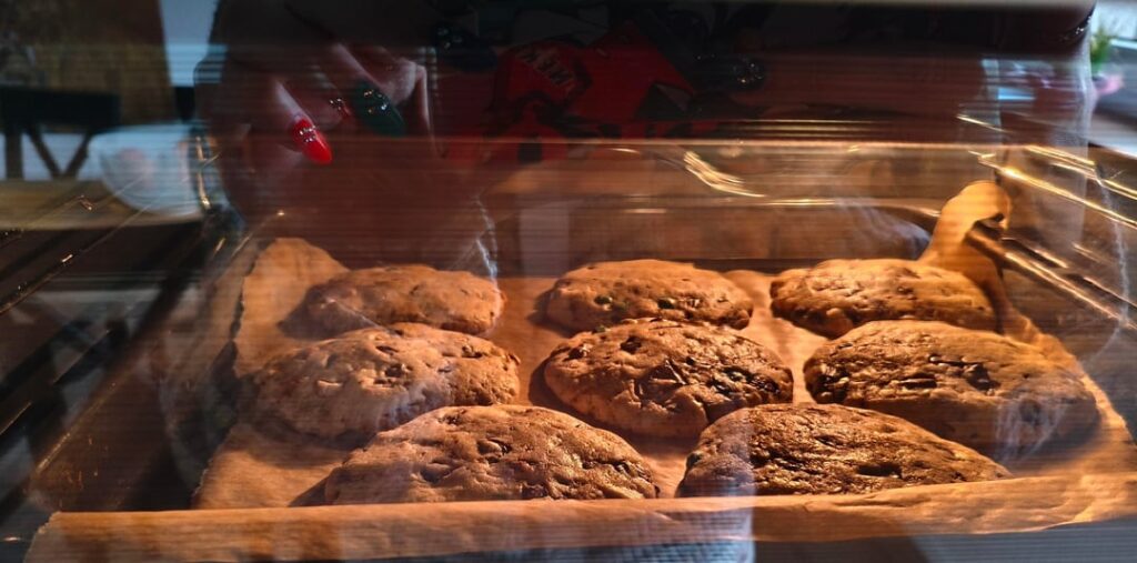 I just wanted to show off my homemade cookies