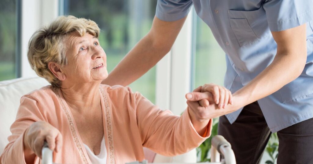 "Payment of up to 150 thousand lek per month", the demand for elderly caregivers in Albania increases significantly. The state does not have the capacity