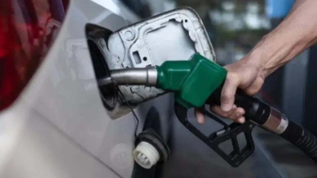 Oil and gasoline prices drop slightly in Kosovo, ceiling prices set for today and tomorrow