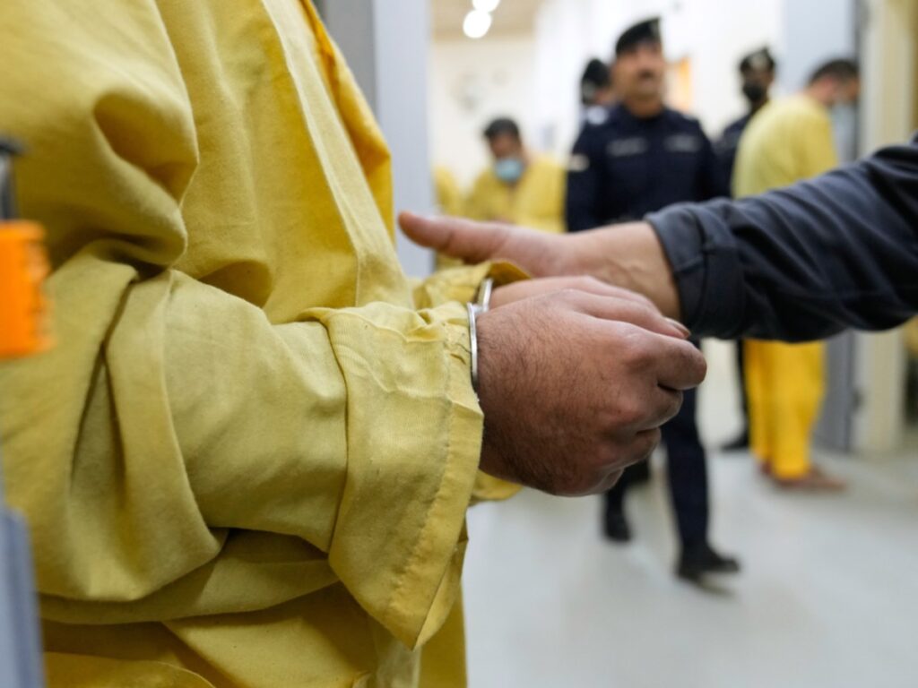 Court rules Bern must re-examine members of Islamic State's repatriation requests